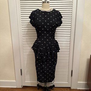 VINTAGE 80S YOUNG EDWARDIAN BLACK W CREAM FLORAL PRINT PEPLUM DRESS. SIZE 9